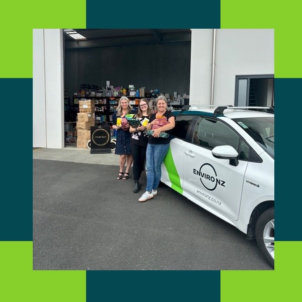 Enviro NZ delivers gifts to Woven Earth
